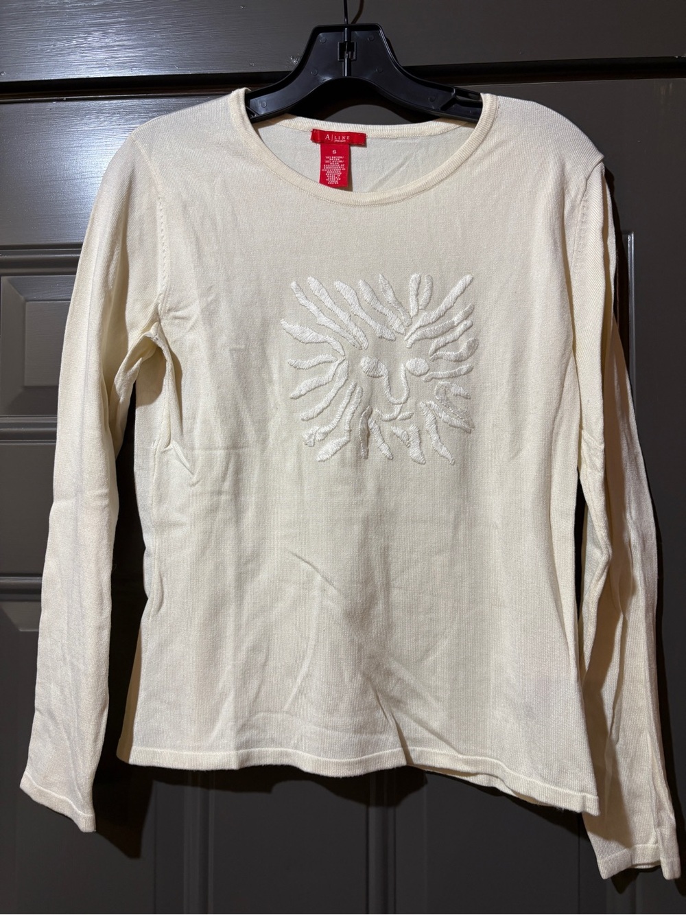 Anne Klein Cream Lion Embroidered Long Sleeve Top